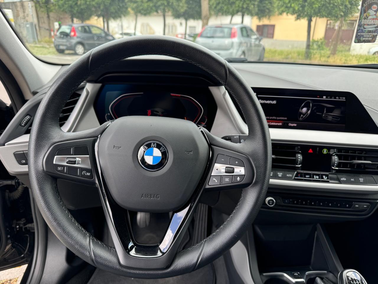 Bmw 116 116d 5p. Advantage