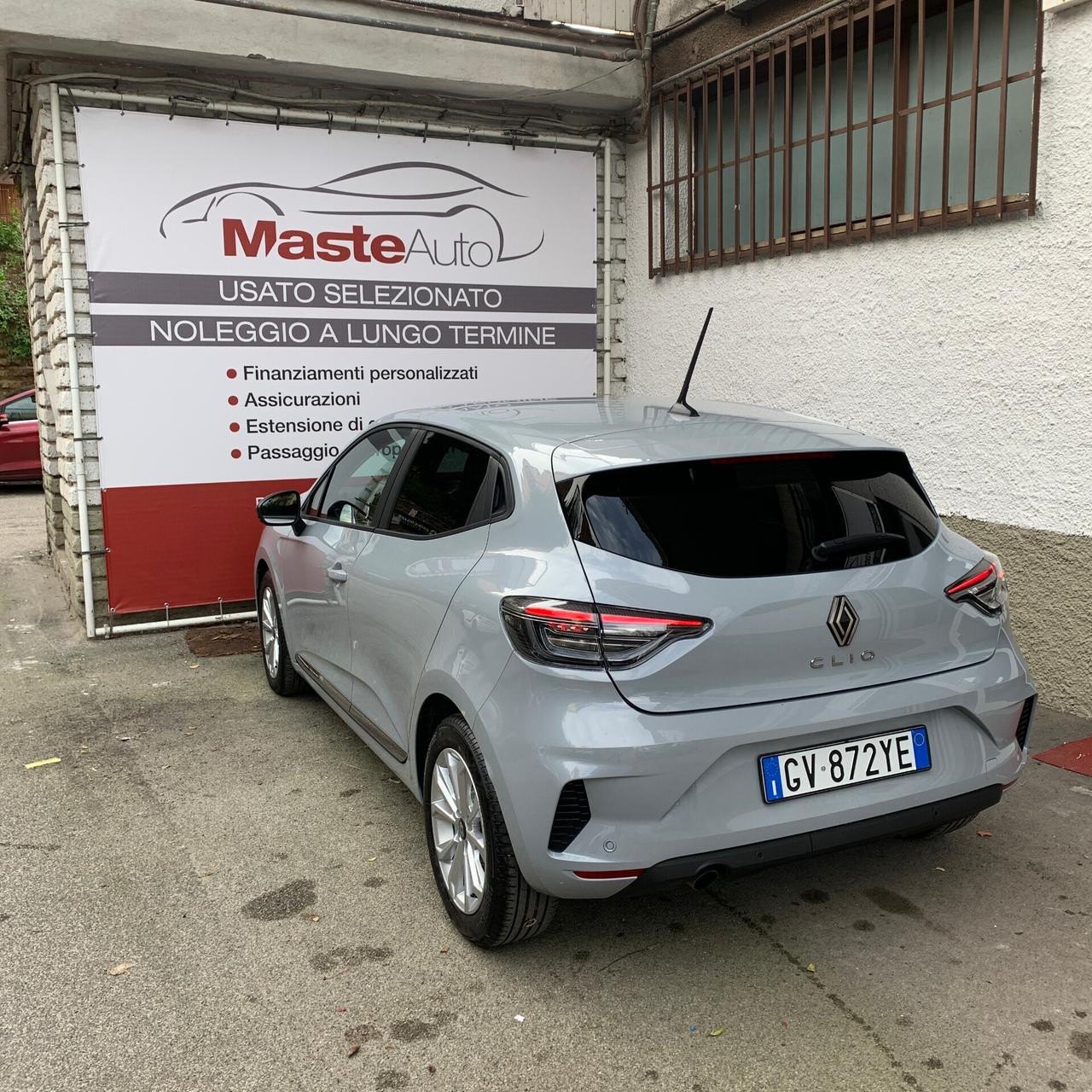 Renault Clio TCe 90 Evolution – 08/2024 | 5.154 km – PARI AL NUOVO