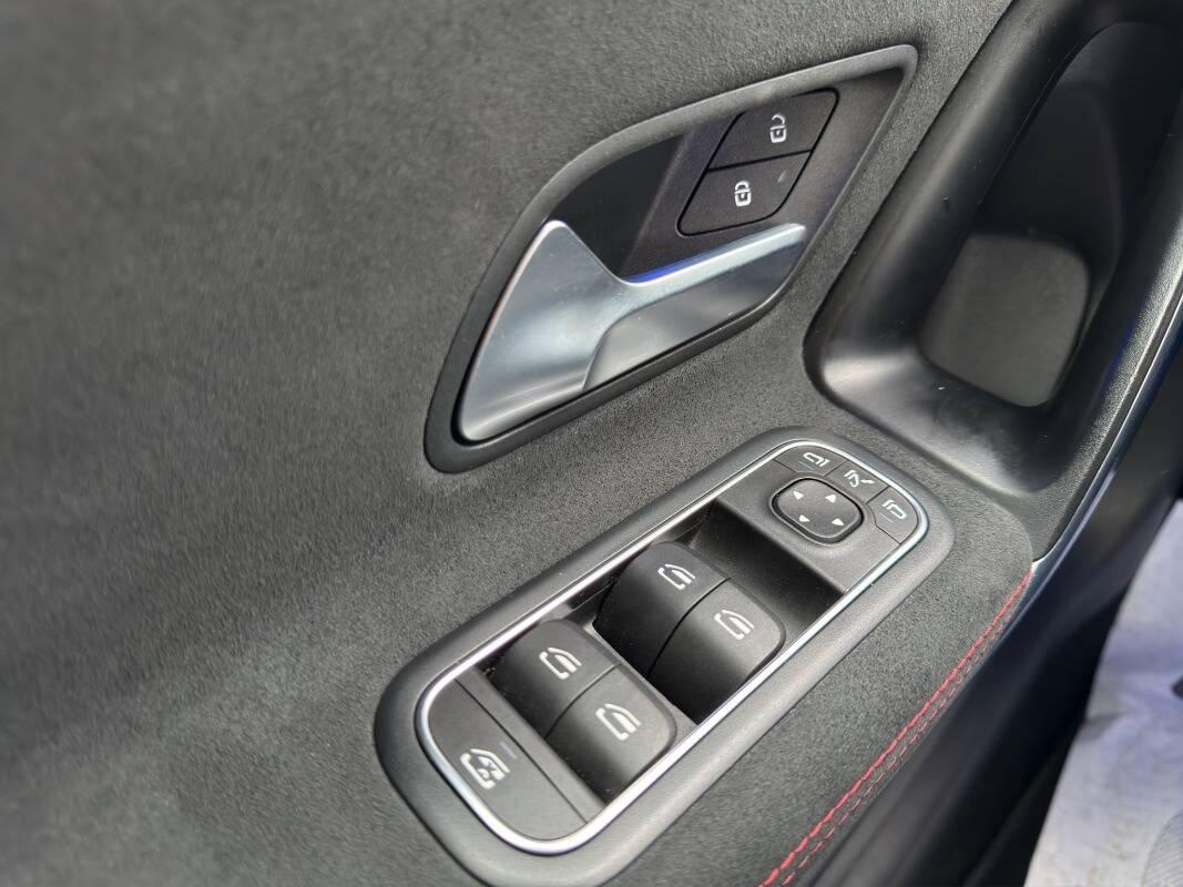 Mercedes Classe A 180 AMG Line Premium Plus auto Con NAVIGATORE