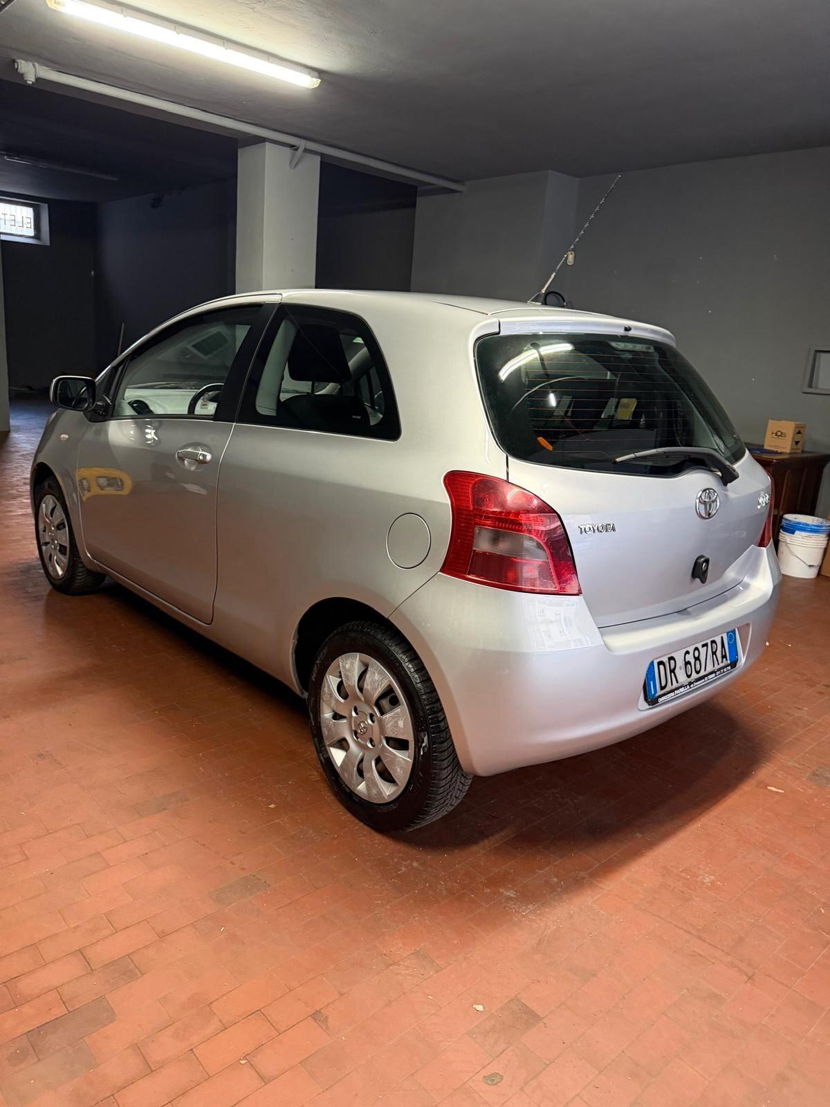 Toyota Yaris 1.0 3 porte Sol