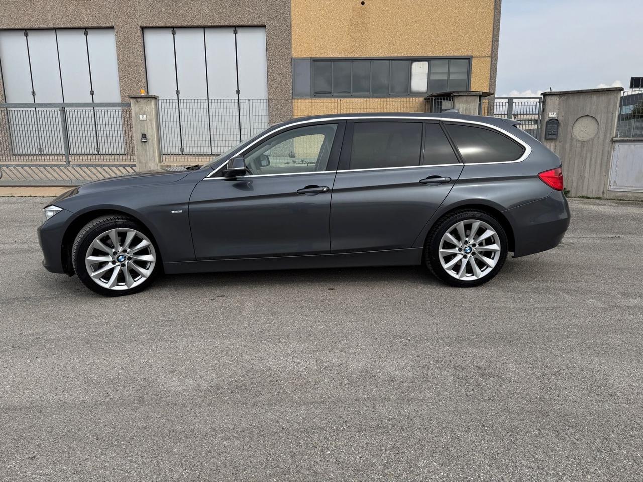 BMW 316d Touring Modern cambio automatico