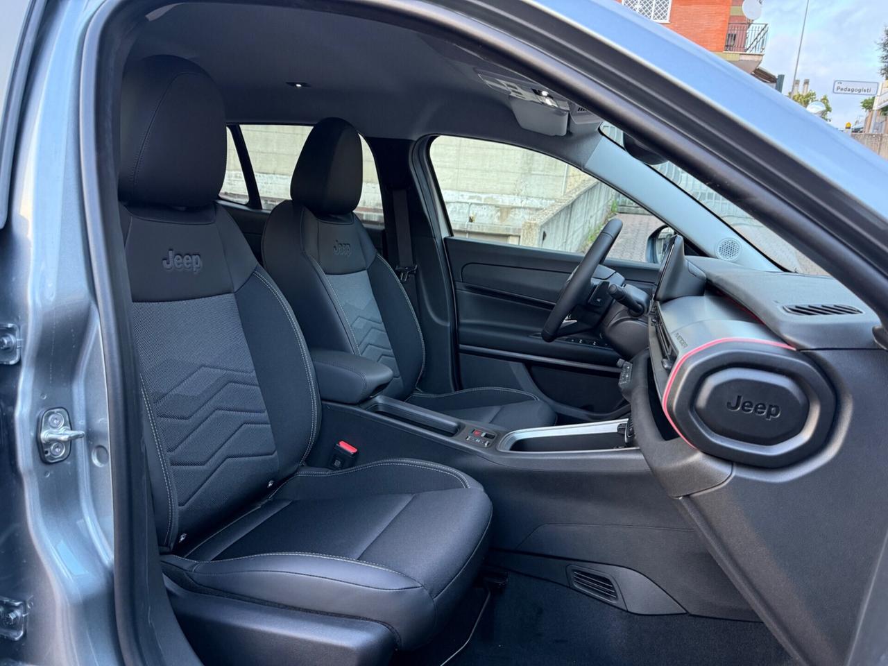 Jeep Avenger 1.2 e-Hybrid 110 cv MHEV Summit