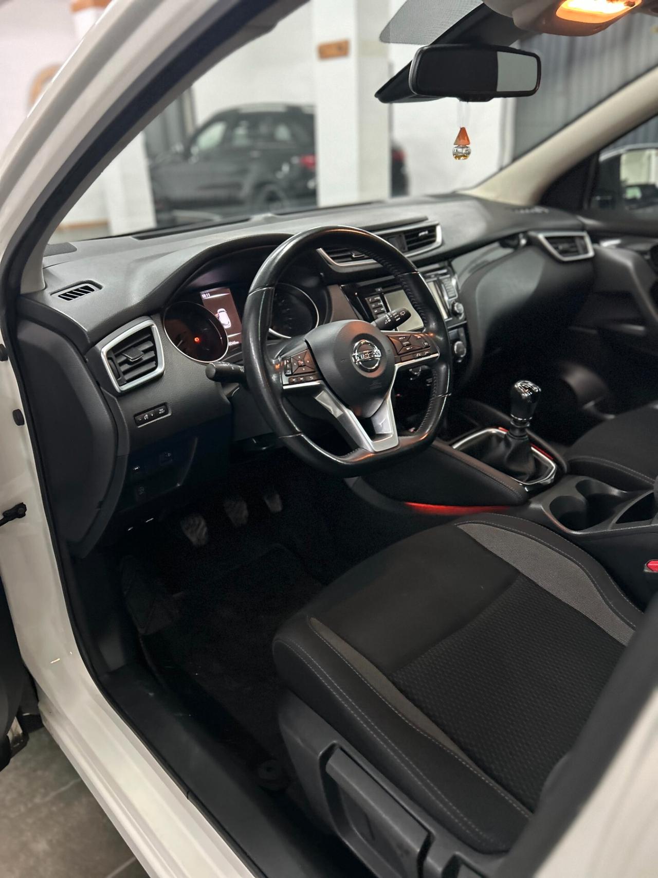 Nissan Qashqai 1.5 dCi N-Connecta - 06/2018