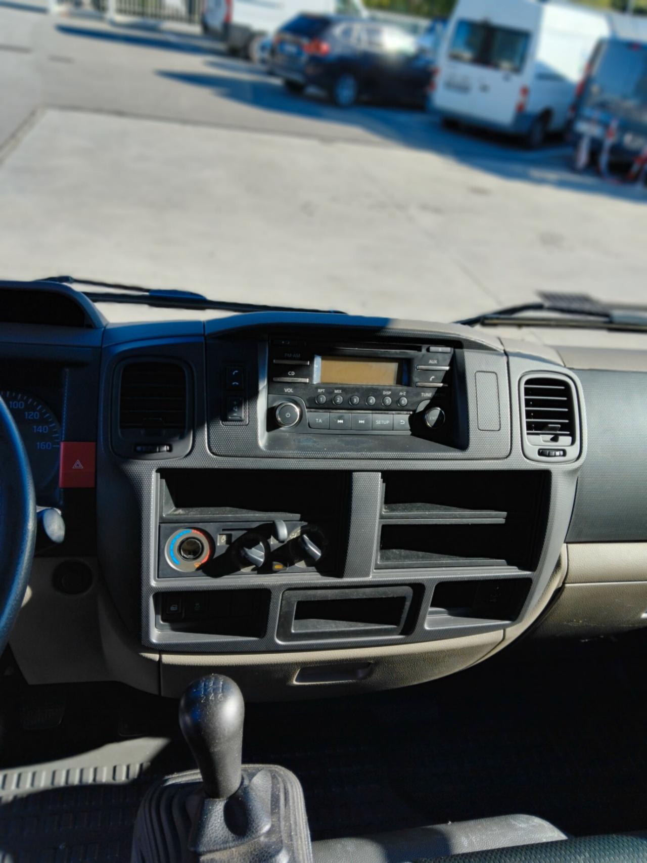 Nissan nt 400