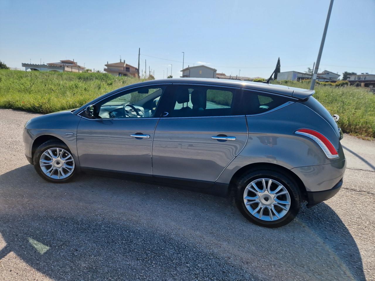 Lancia Delta 1.6 MJT DPF Gold