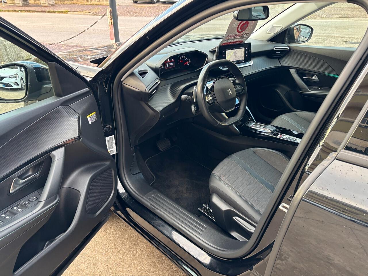 Peugeot 2008 NEW 130 CV EAT8 Allure-2022