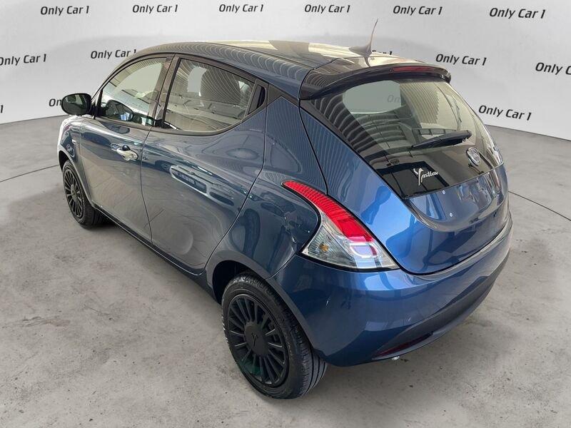 Lancia Ypsilon 1.0 FireFly 5 porte S&S Hybrid Silver