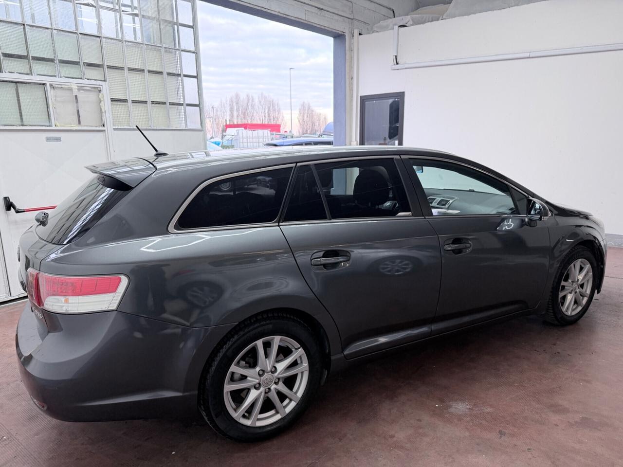 Toyota Avensis 2.2 D-Cat aut. Wagon Lounge