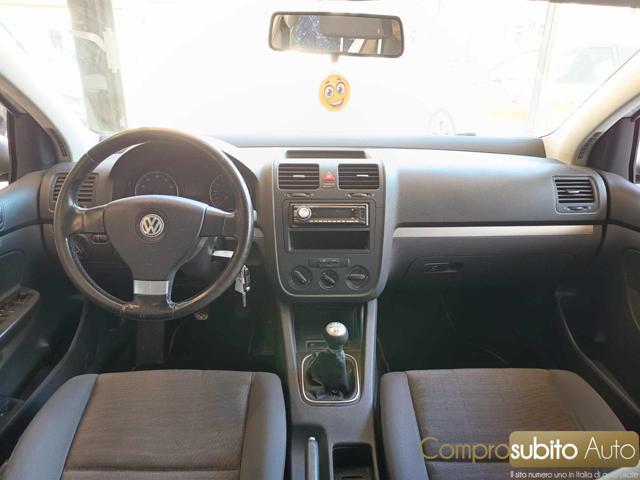 VOLKSWAGEN Golf 1.6 16V FSI 5p. Sportline