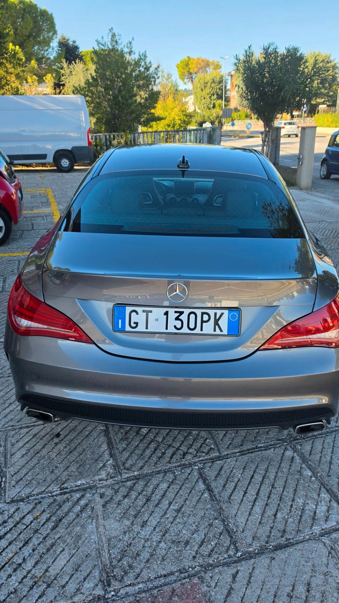 Mercedes-benz CLA 200