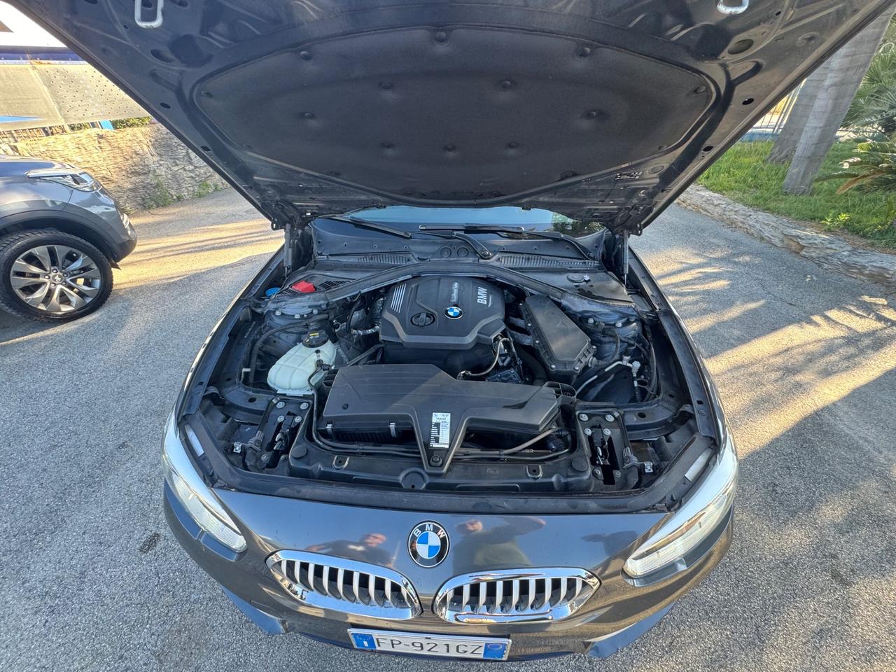 Bmw 116 116d 5p. Urban