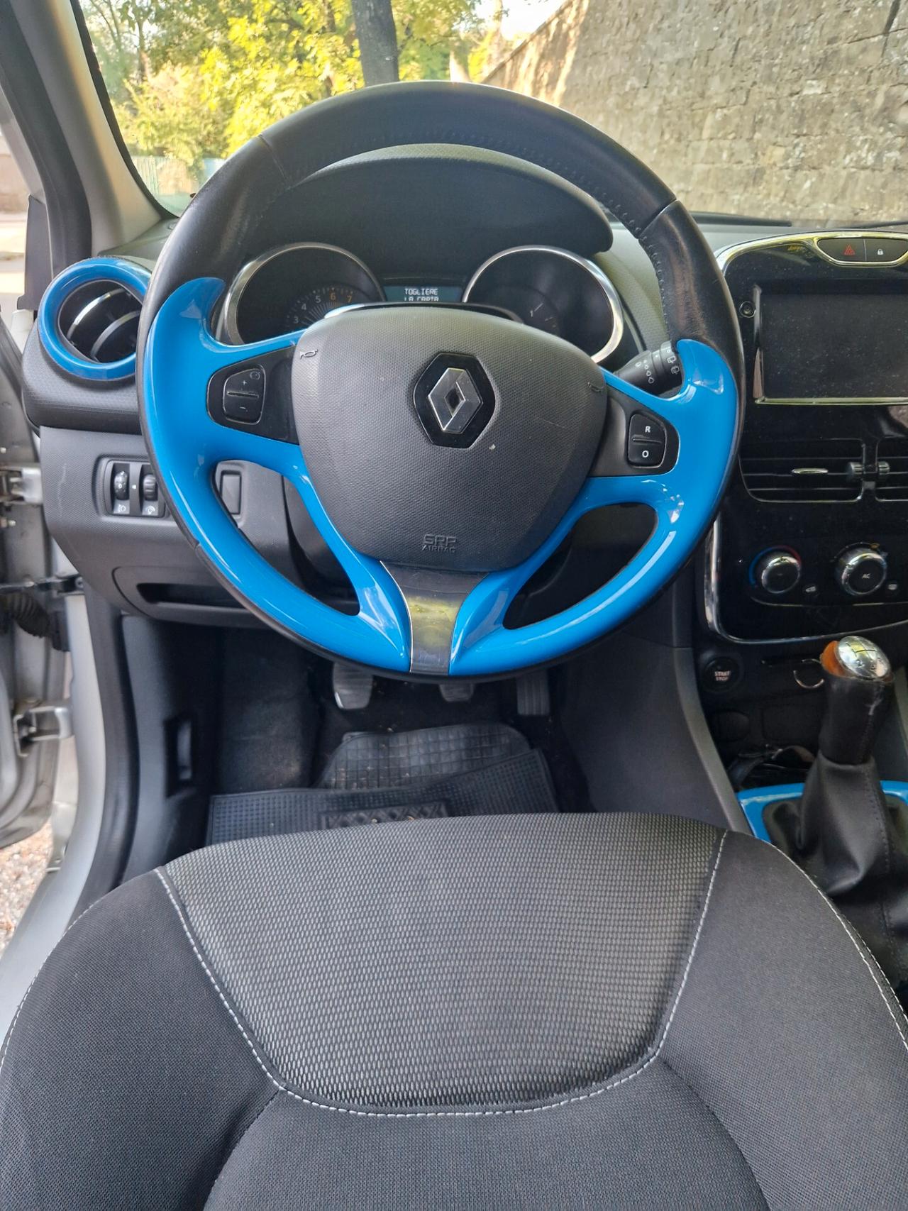 Renault Clio 1.2 Benz 75CV - 2012