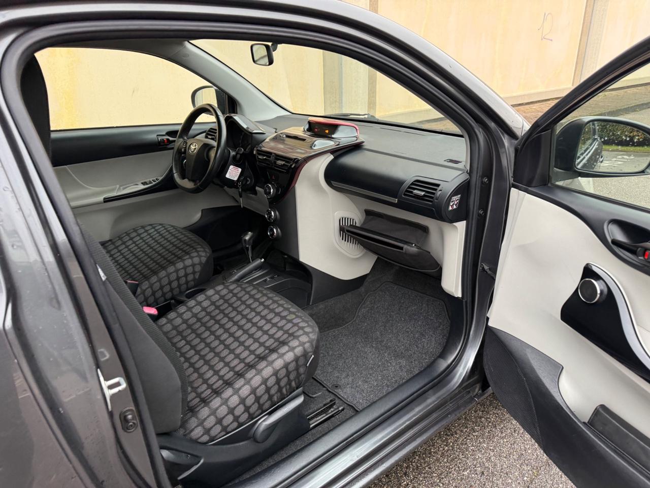 Toyota iQ 1.0 Sol Automatica