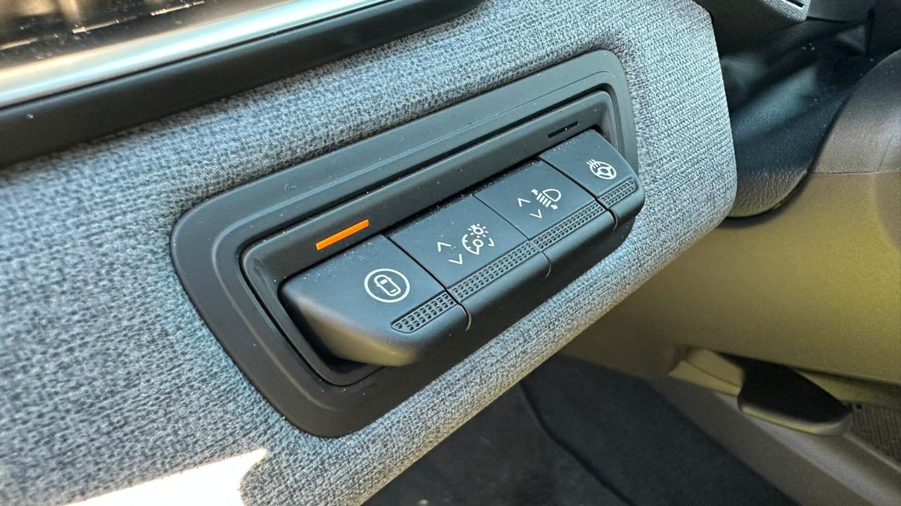 Renault Clio TCe 90 CV 5 porte Evolution 2025 solo 9.400KM LEGGI TESTO