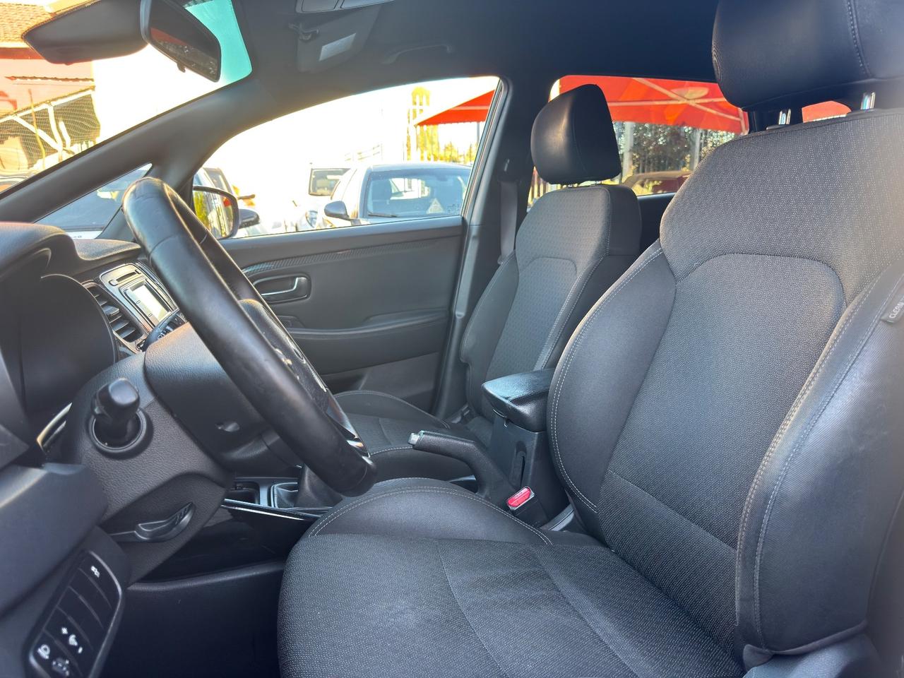 Kia Carens 1.7 CRDi 7 POSTI ADATTA A NEOPATENTATI 115 CV Class