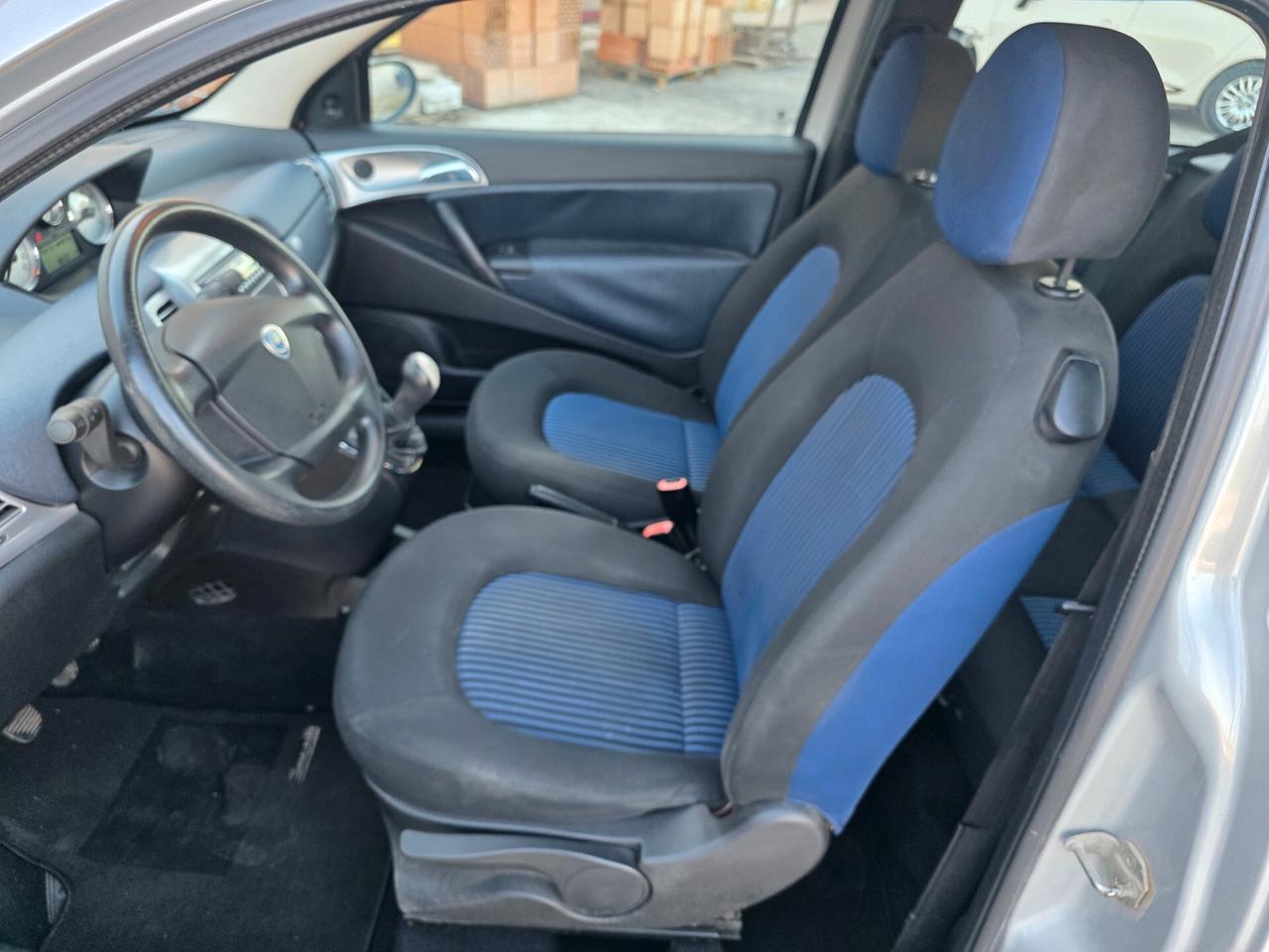 Lancia Ypsilon 1.3 MJT 75 CV Oro