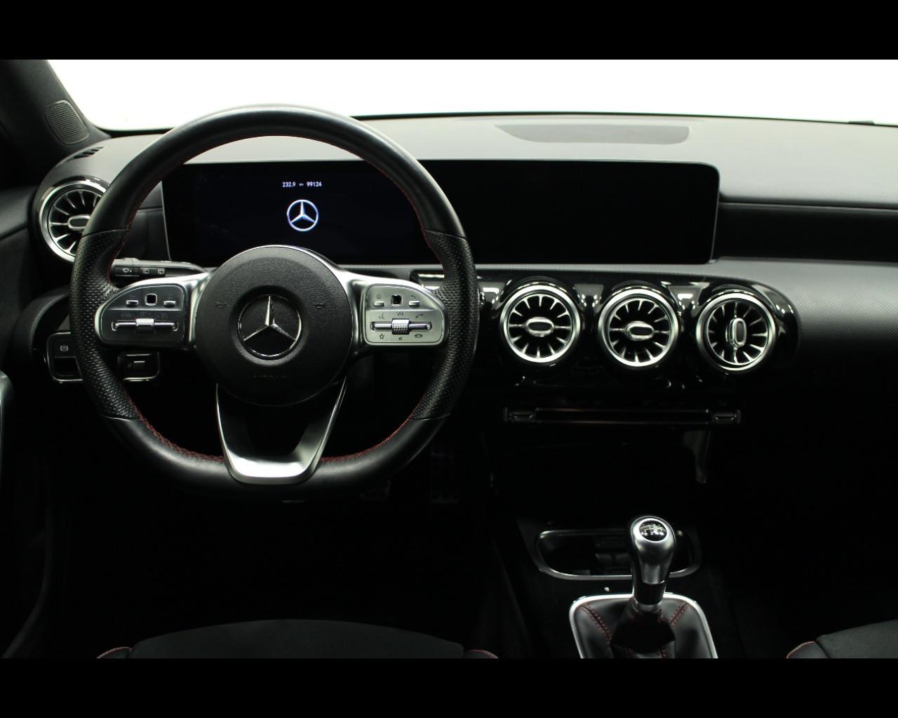 Mercedes-Benz CLASSE A 180 D PREMIUM