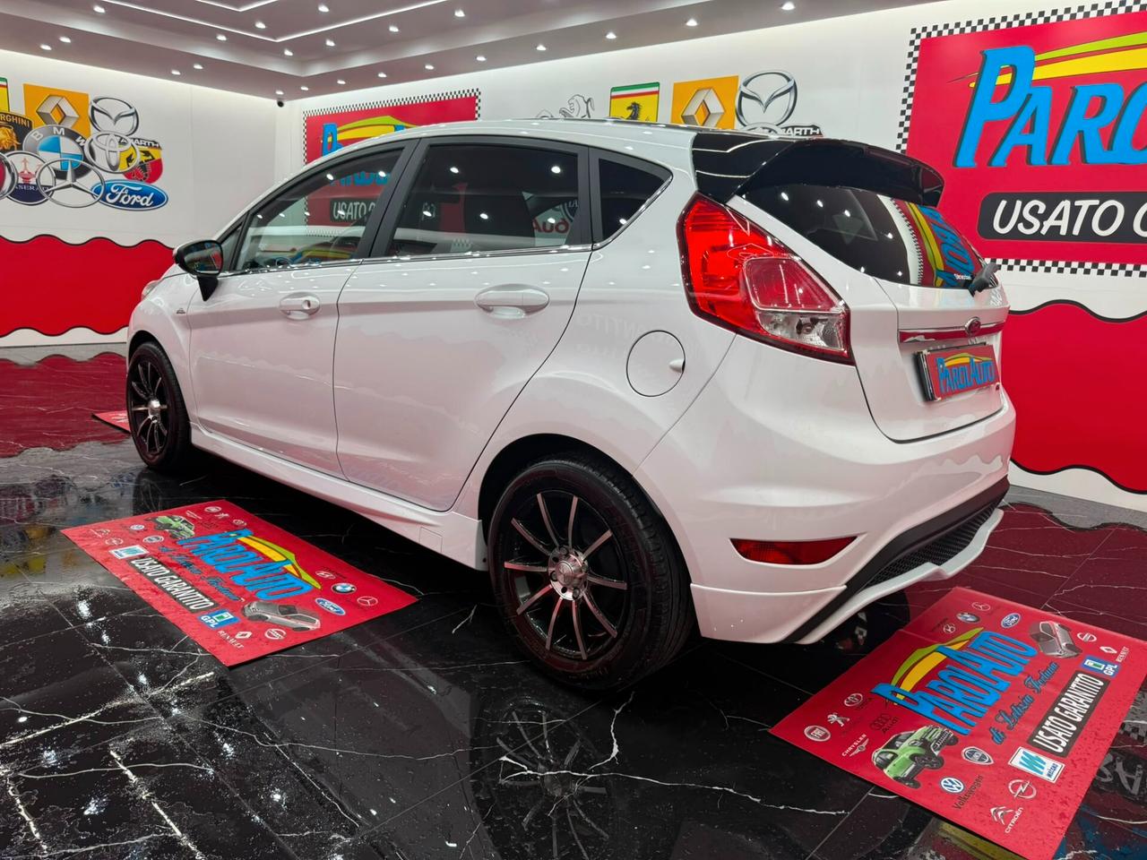 Ford Fiesta 1.5 TDCi 75cv BLACK-WHITE - 2014