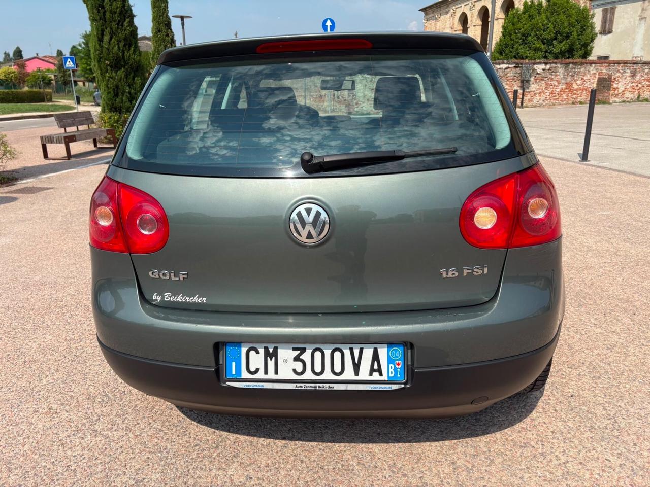 Volkswagen Golf 1.6 16V FSI