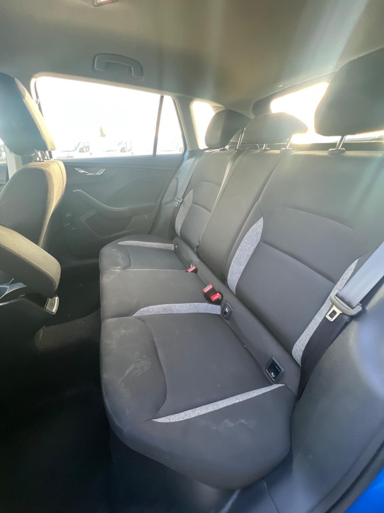 Skoda Kamiq 1.0 tsi Ambition 95cv possibilità noleggio no scoring