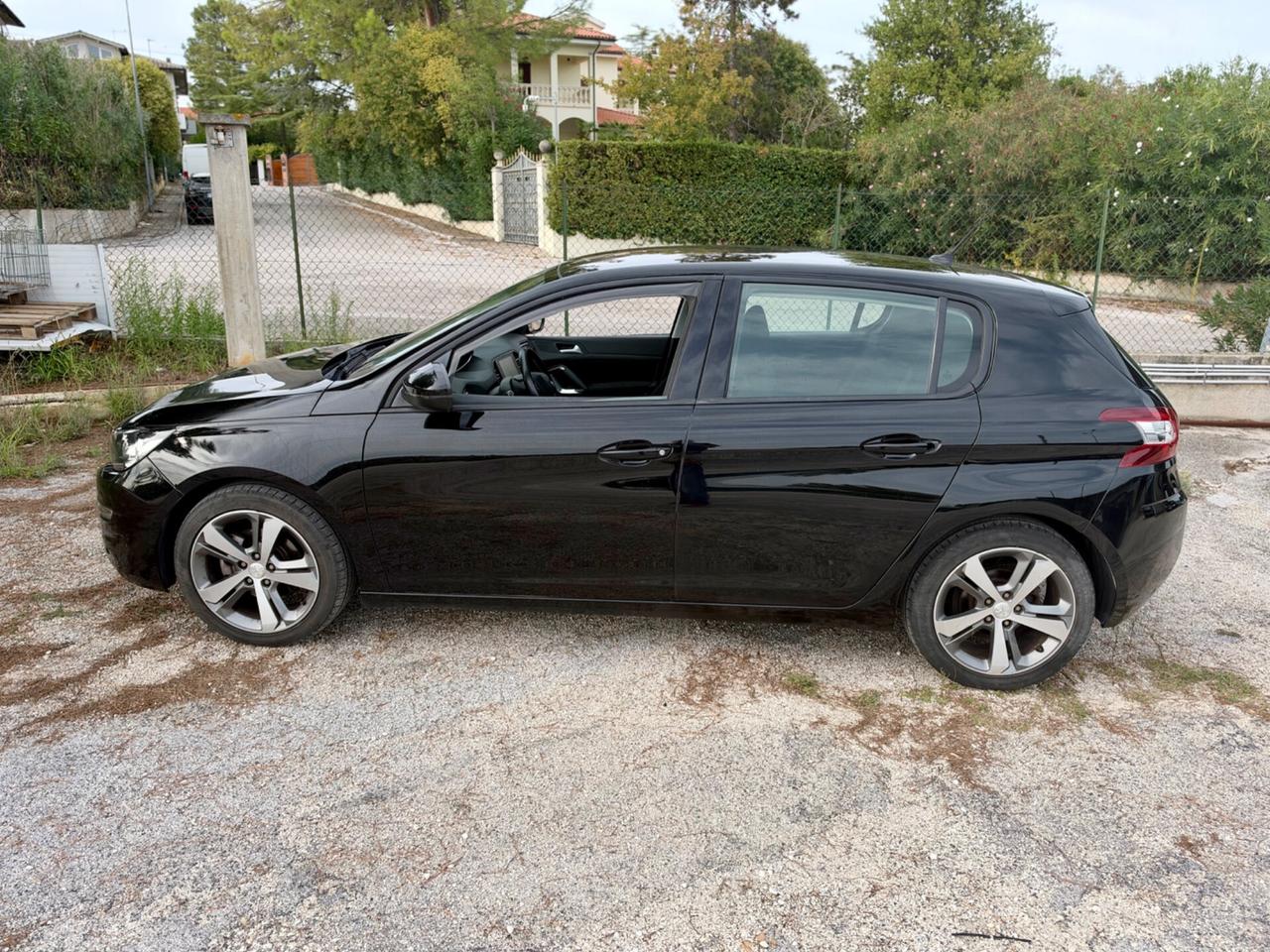 Peugeot 308 Allure 1.6 e-HDi Stop&Start Neopatentati