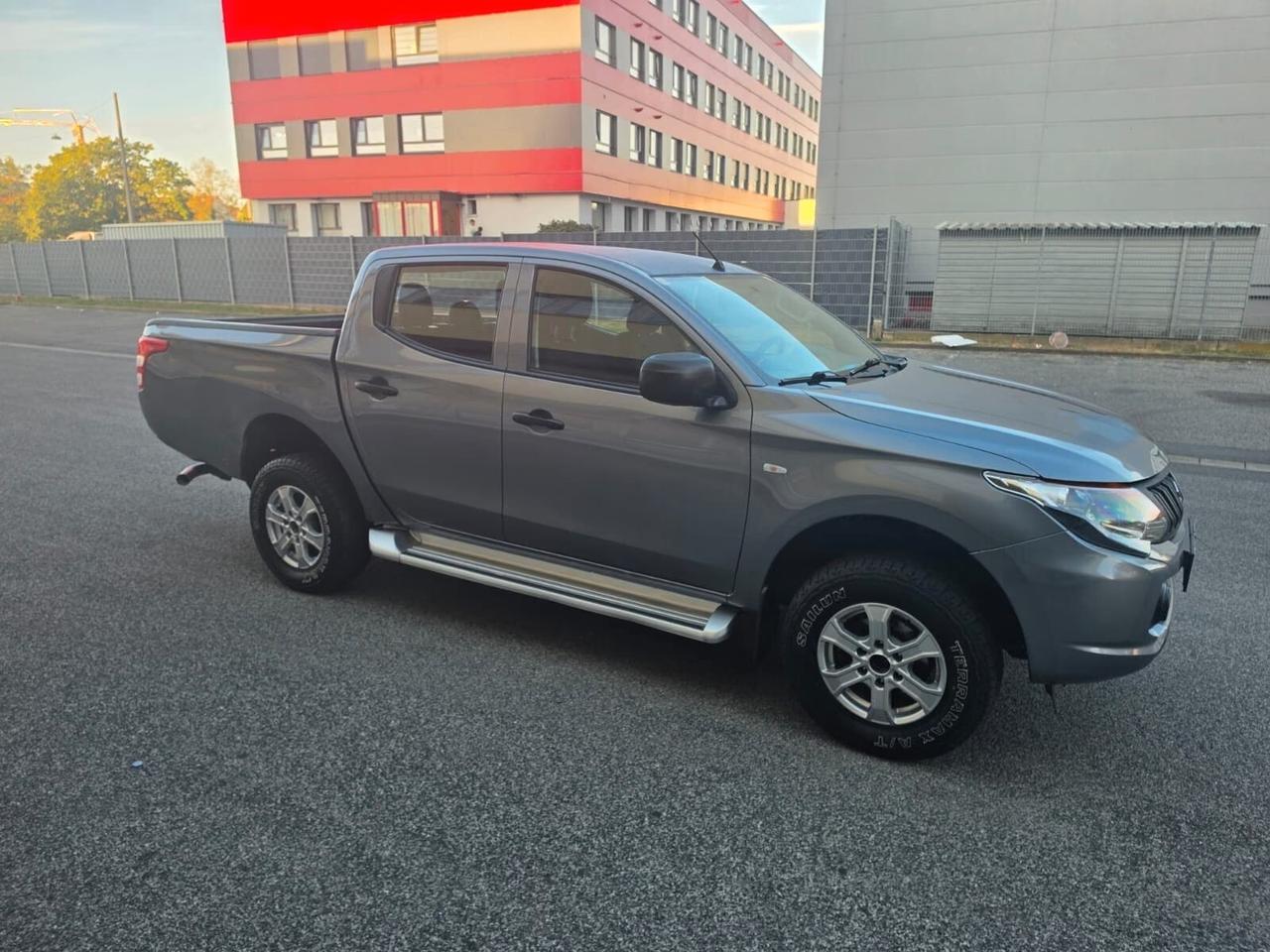 Mitsubishi L200 DC CLIMA CERCHI E GANCIO