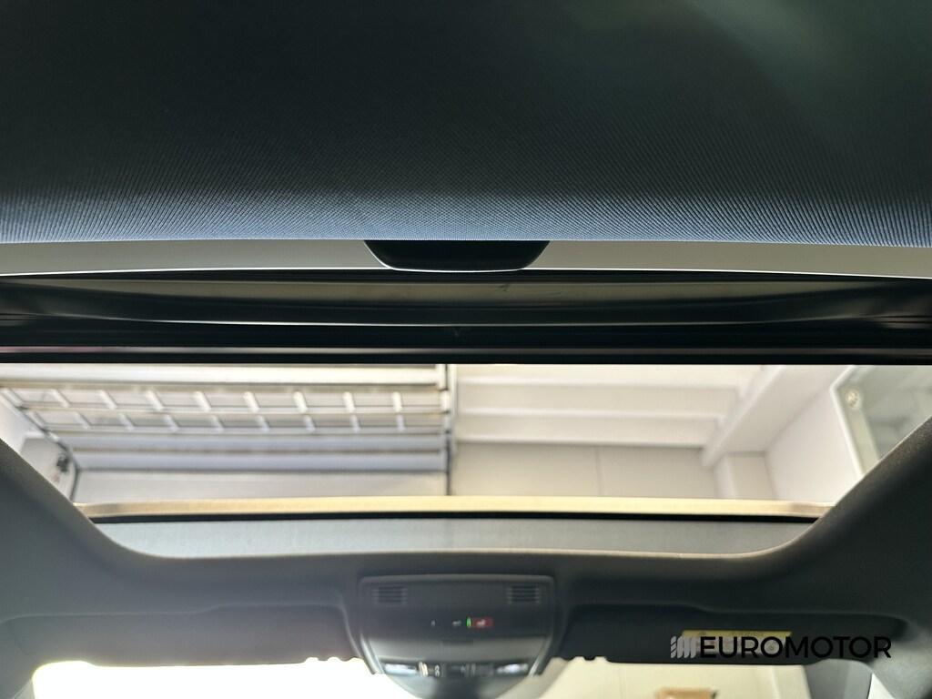 Volkswagen Taigo 1.0 TSI R-Line DSG