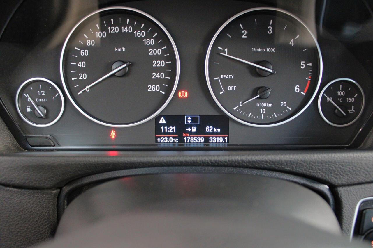 BMW 316D Touring 2.0 Business - 2015