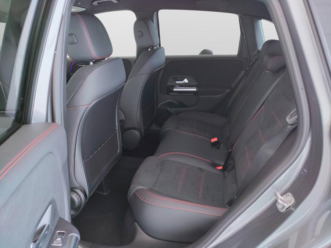 Mercedes-Benz Classe B - W247 2023 - B 180 d AMG Line Advanced Plus auto