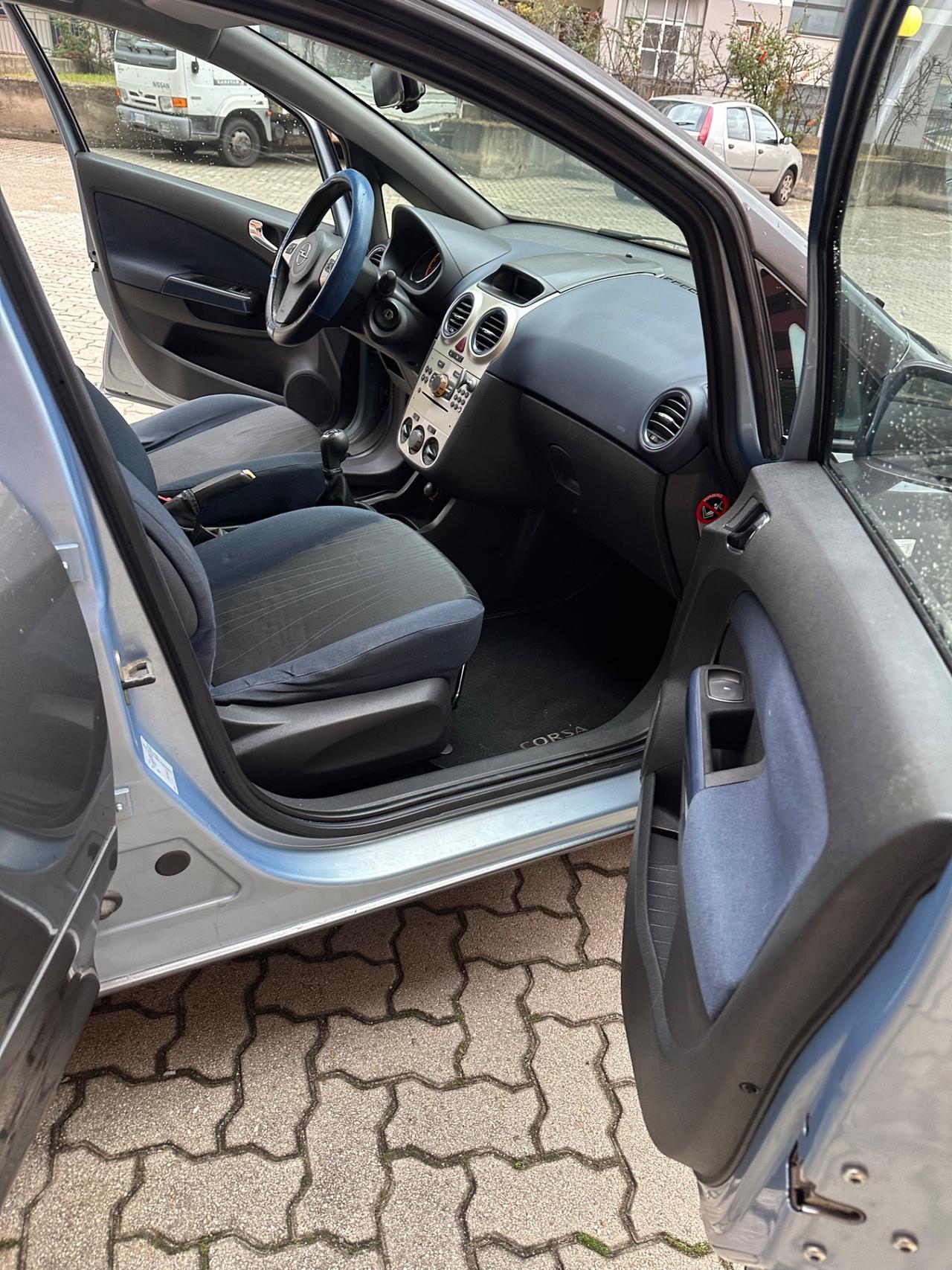 Opel Corsa 1.2 5 porte Easytronic Enjoy