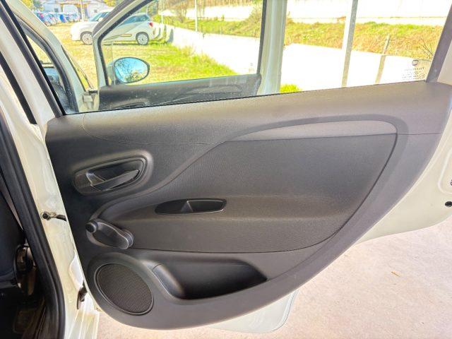 FIAT Punto 1.2 8V 5 porte Lounge EURO 6 TENUTA BENE