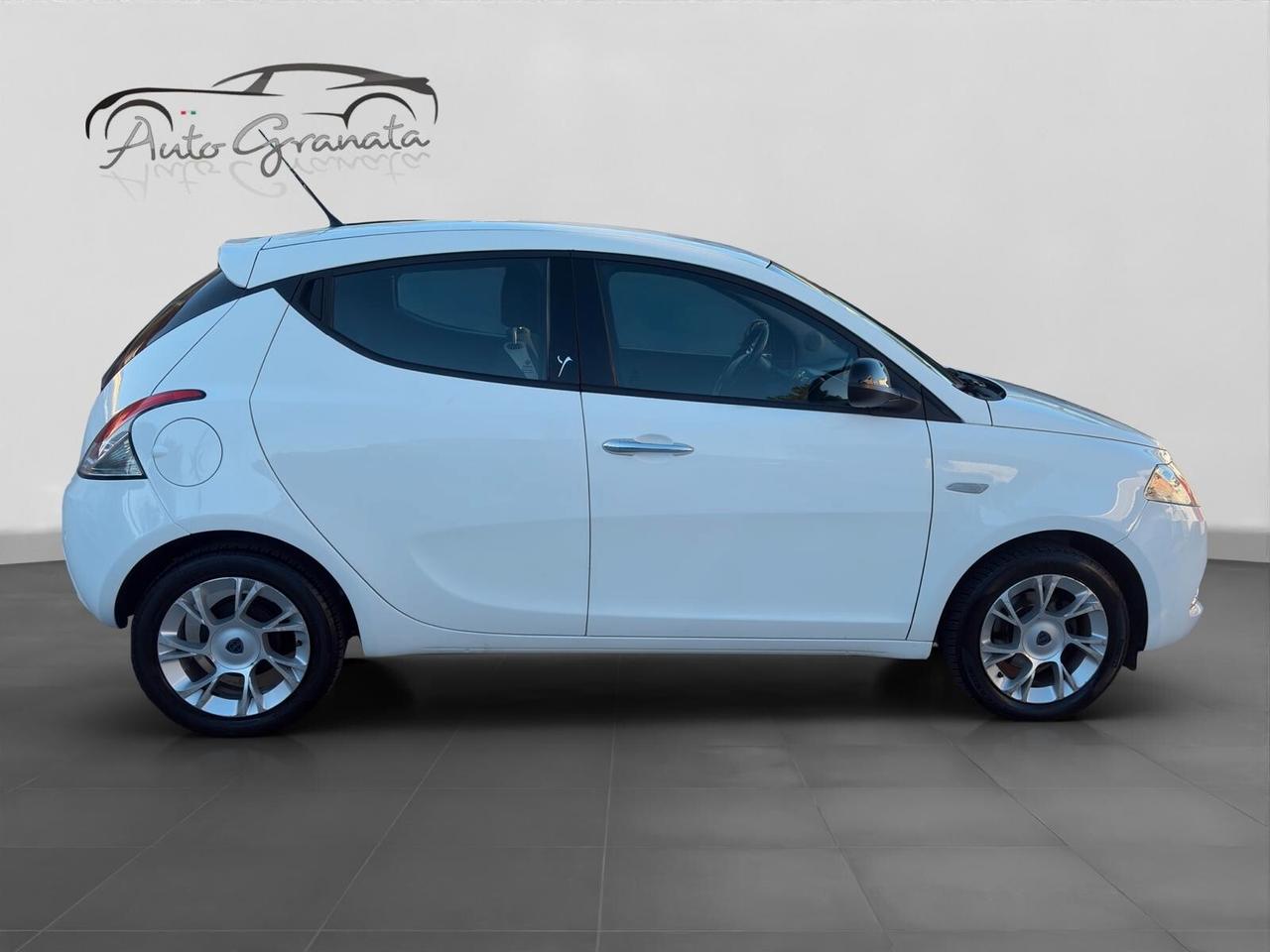 Lancia Ypsilon 1.2 69cv Gold NEOPATENTATI