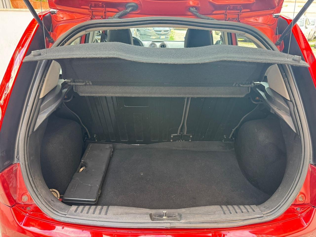 FORD Fiesta 1.2 16V 5 porte Ghia