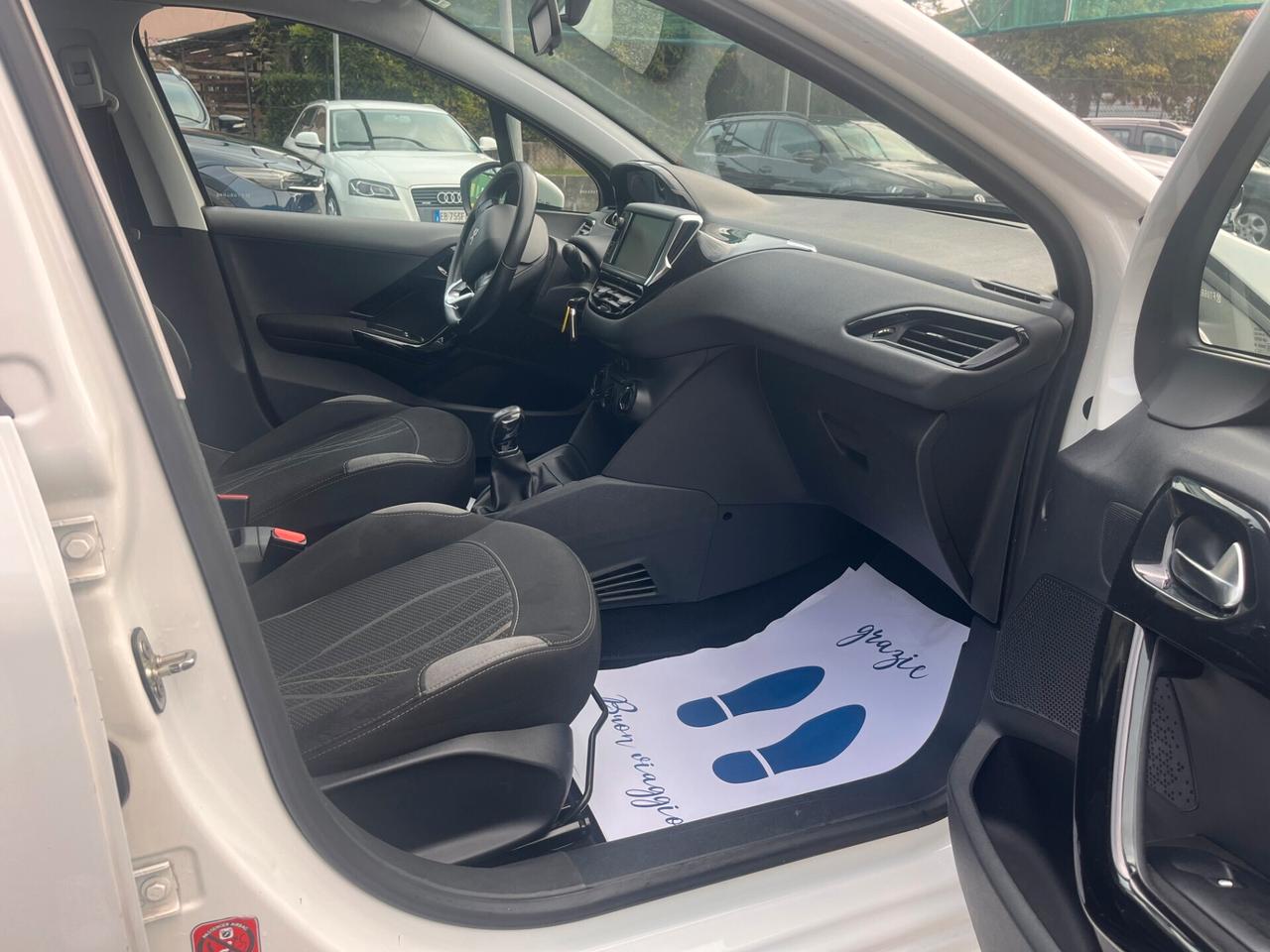 Peugeot 208 PureTech 82 5 porte Allure NEOPATENTATI