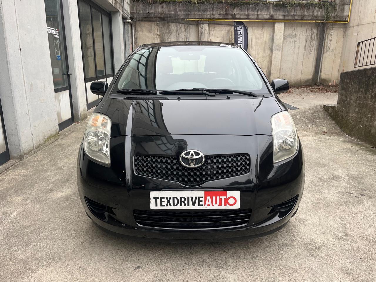 Toyota Yaris 1.0 3 porte Sol
