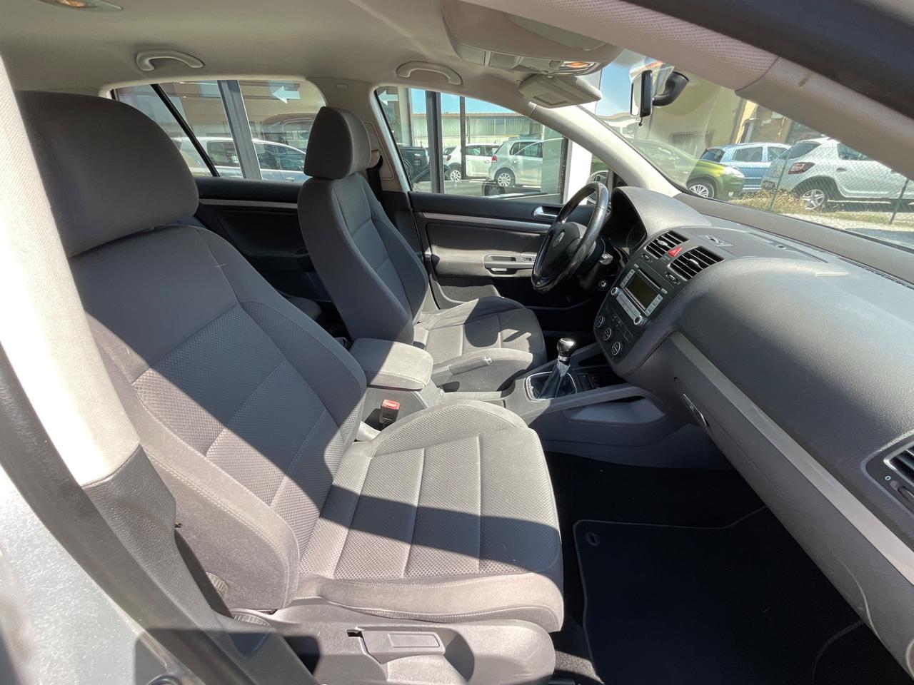 Volkswagen Golf 2.0 TDI DPF 4mot. 5p. Sportline