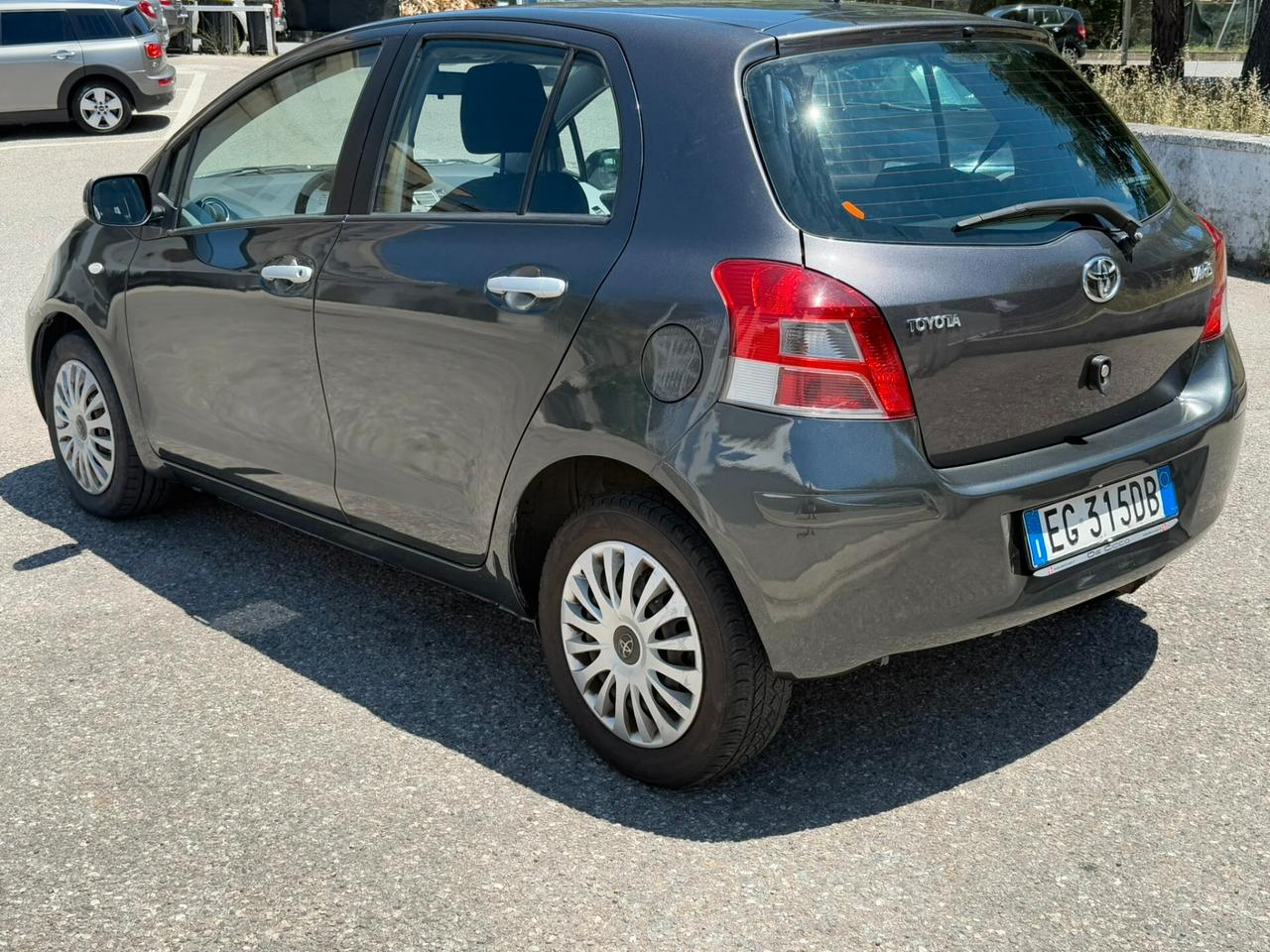 Toyota Yaris 1.0 5 porte Sol
