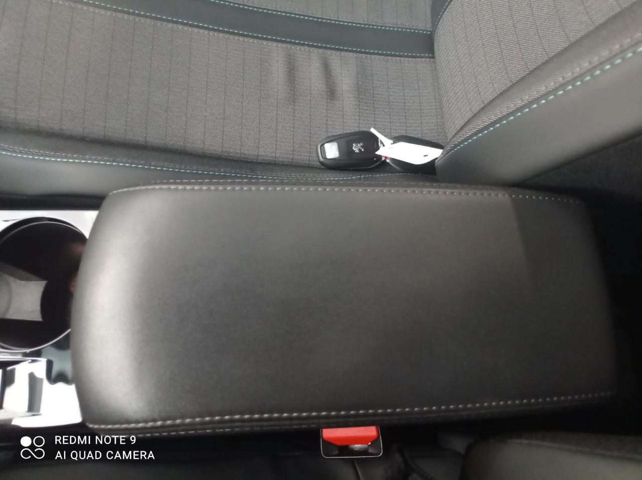 Peugeot 2008 PureTech 100 S&S Allure