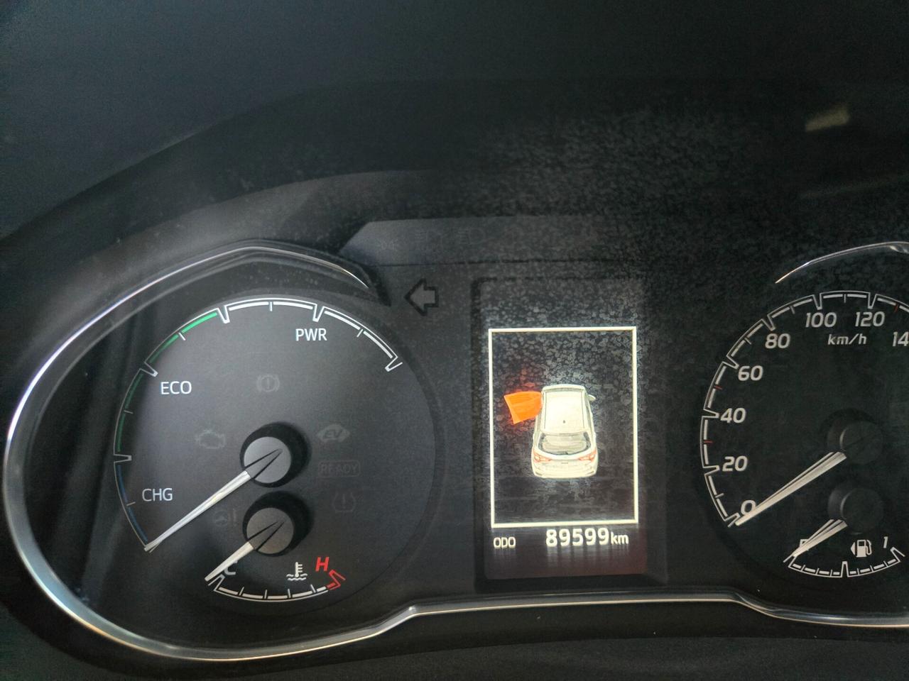 Toyota Yaris 1.5 Hybrid Business IVA ESPOSTA