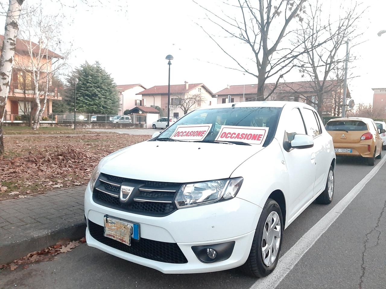 Dacia Sandero 1.2 GPL 75CV Laur&amp;amp;amp;eacute;ate KM 220 MILA A 2.999 EURO