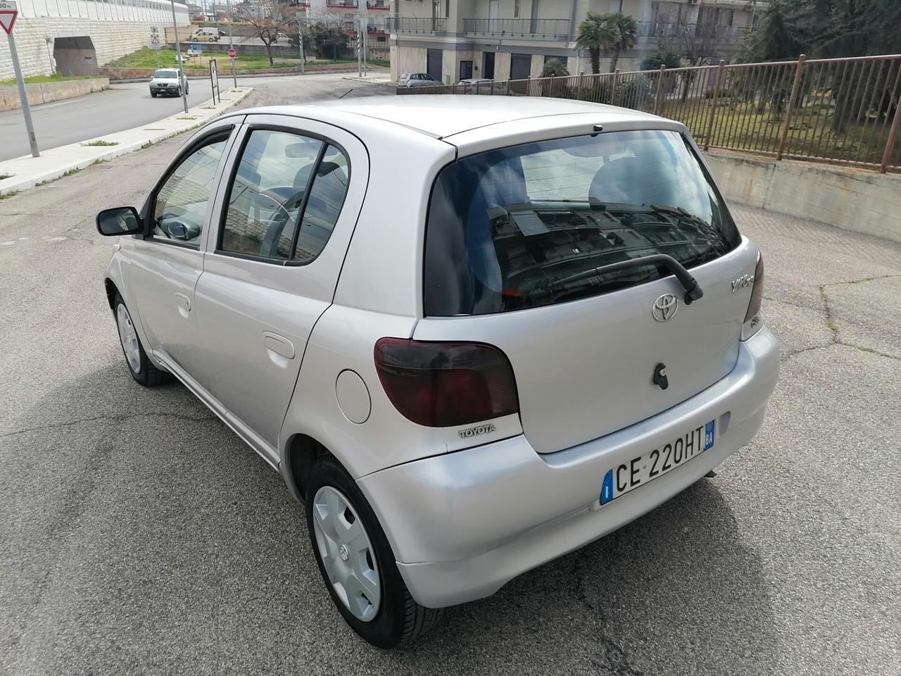 Toyota Yaris Sol 5 porte 1.4 diesel 75cv 2003