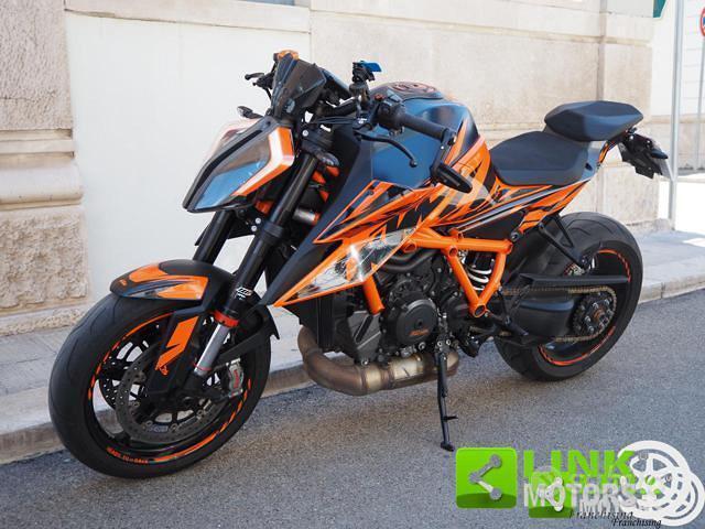 KTM 1290 Super Duke R Naked