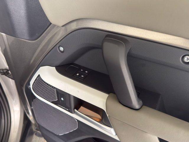 LAND ROVER Defender 110 3.0D I6 250 CV AWD Auto Hard Top X-Dynamic SE