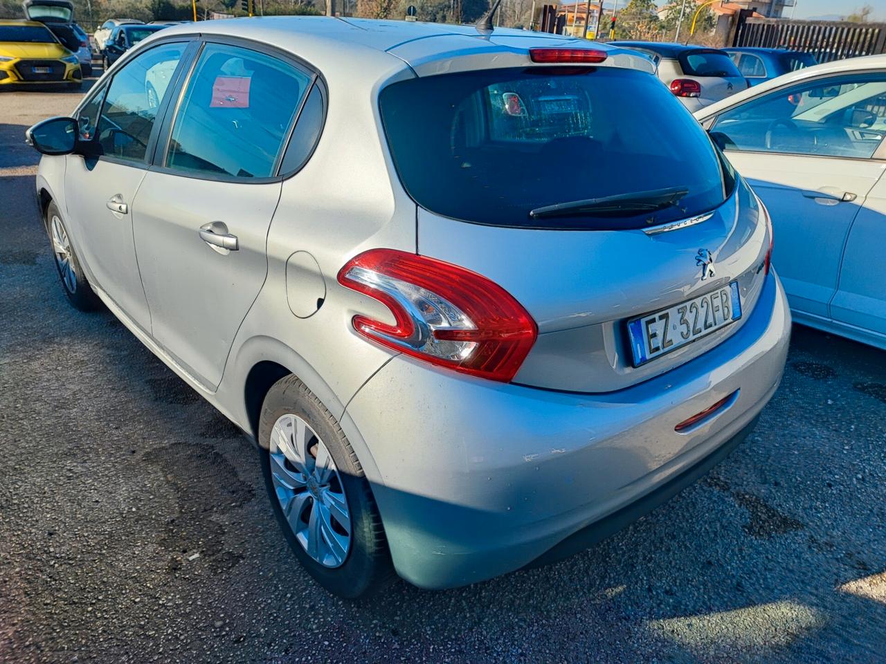 Peugeot 208 1.4 HDi 68 CV 5 porte Allure