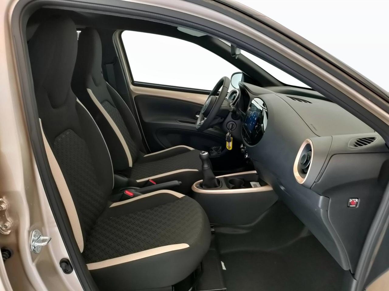 TOYOTA Aygo X 1.0B TREND MT - MY24