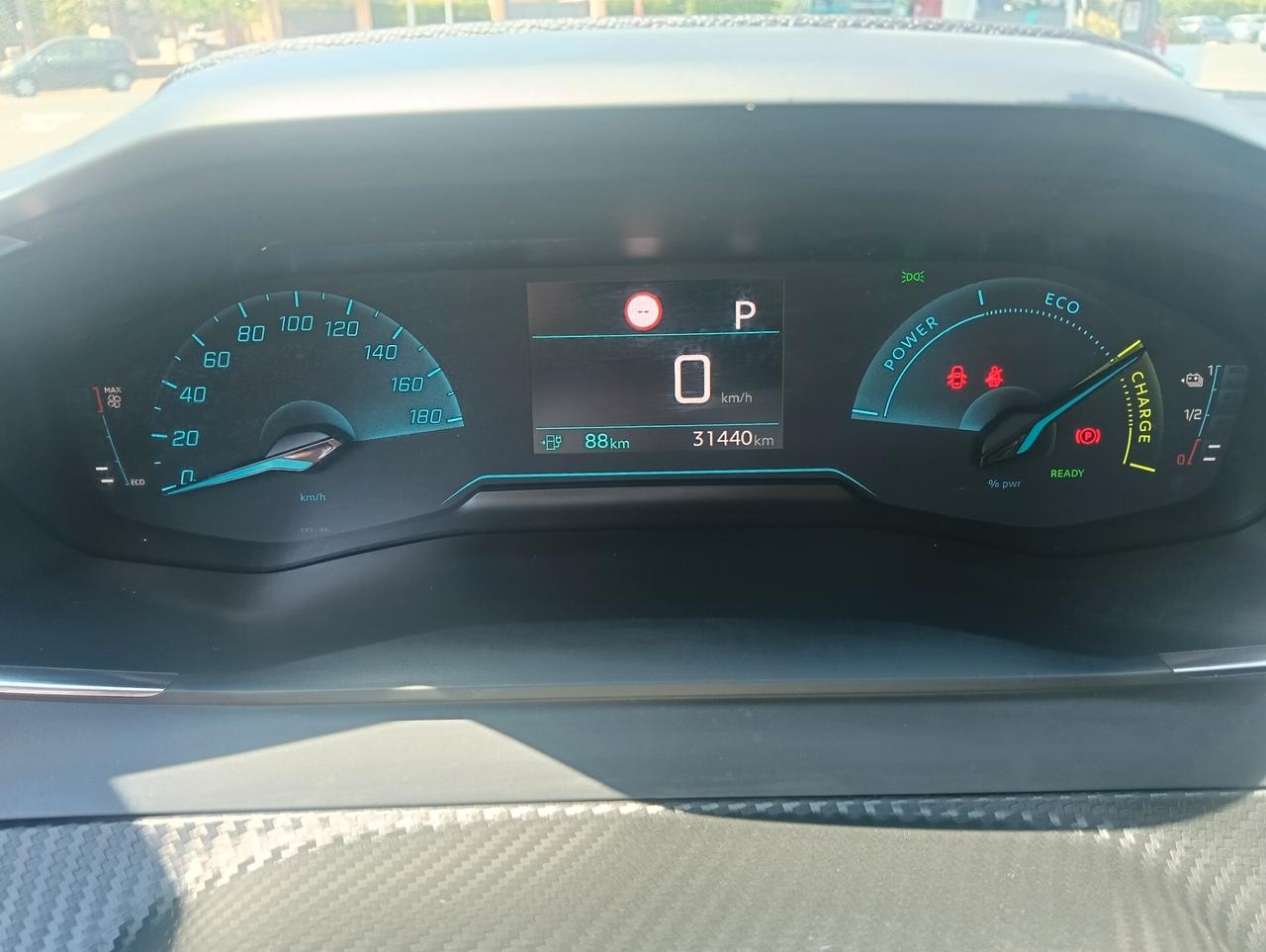 Peugeot 208 motore elettrico 136 CV 5 porte Allure Pack