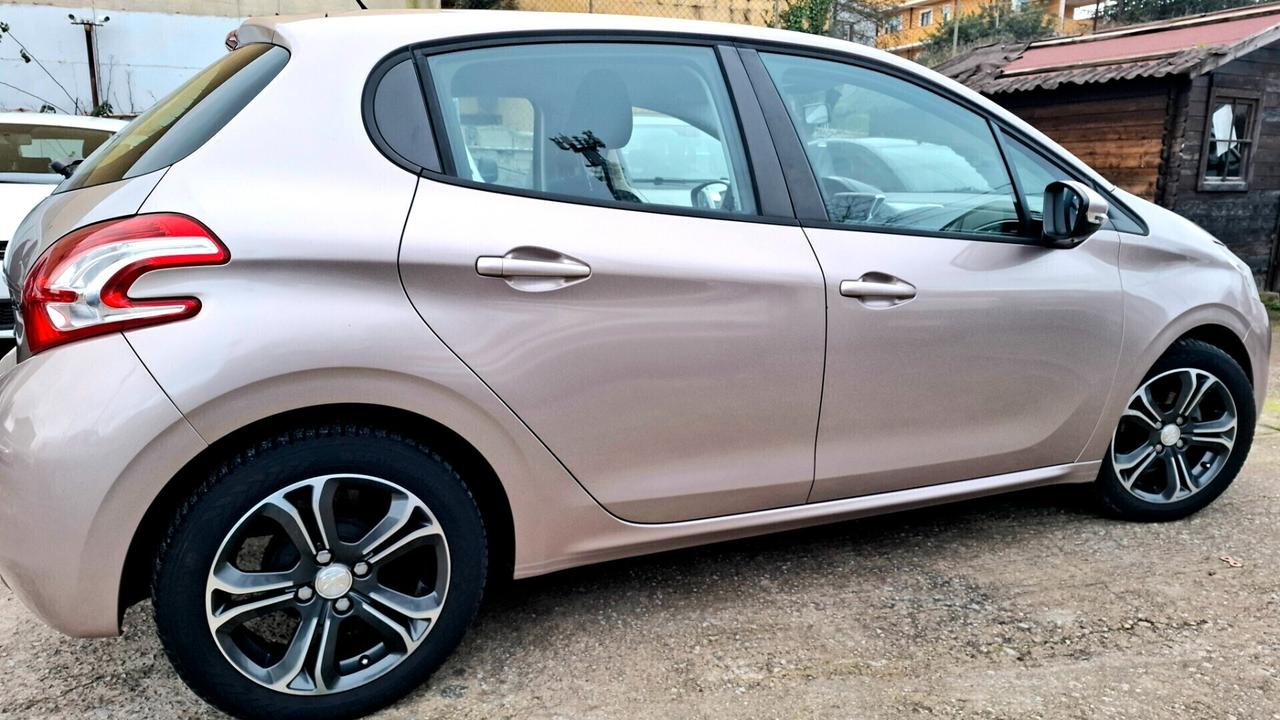 PEUGEOT 208 1.4 HDi 68 CV 5 porte Active