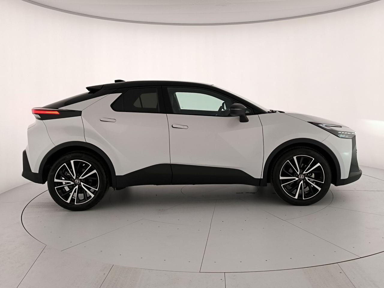 Toyota C-HR 1.8 hev lounge fwd e-cvt