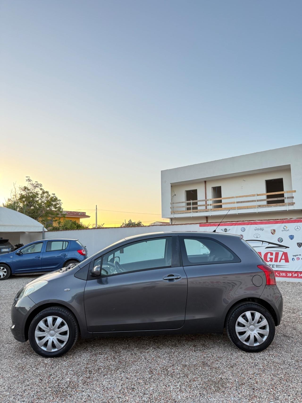 Toyota Yaris 1.0 3 porte Sol