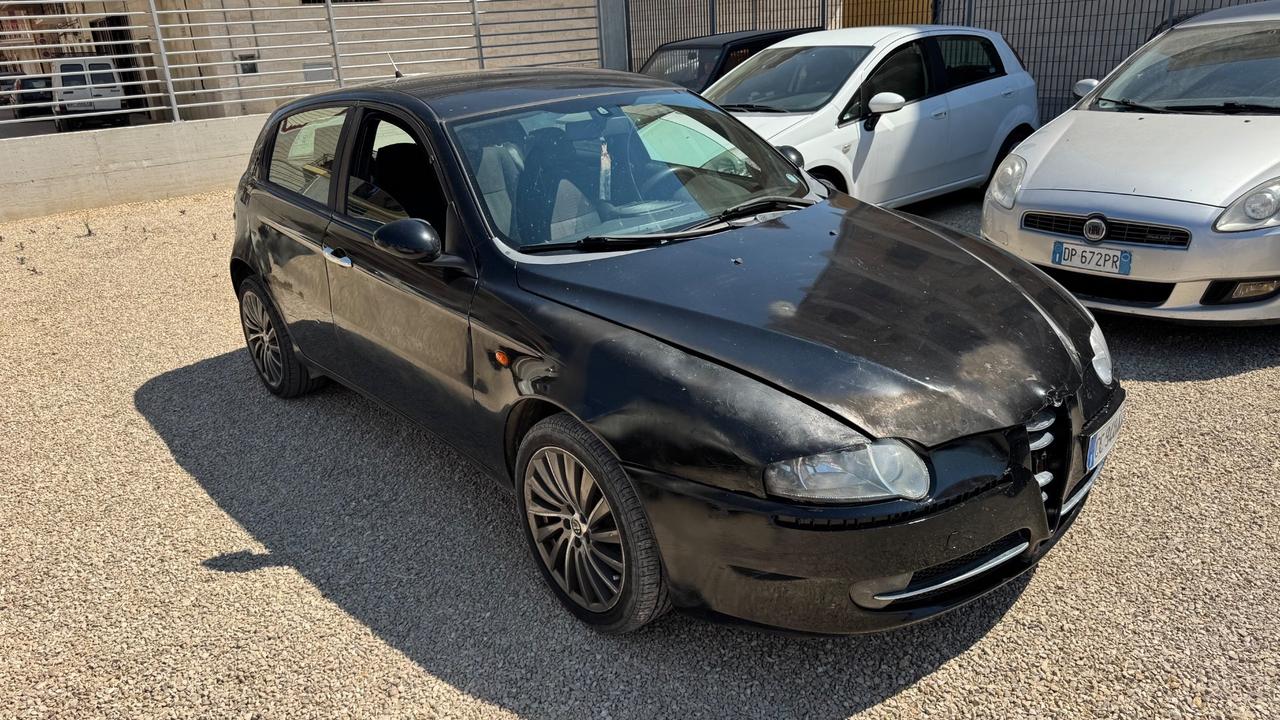 Alfa Romeo 147 1.9 JTD (115 CV) cat 5p. Distinctive